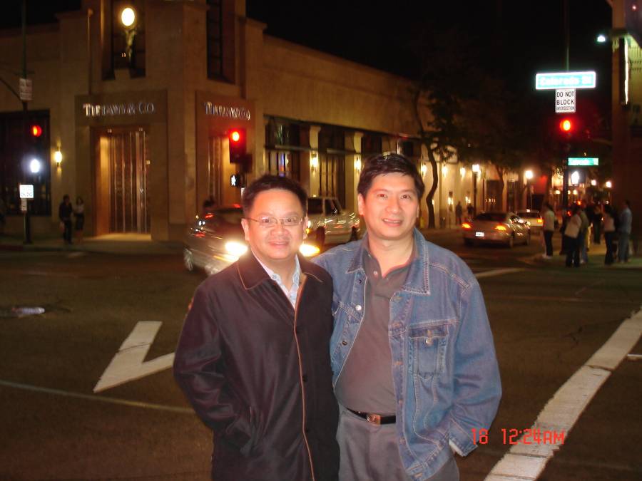 Foto bersama Kei Ci di salah satu jalan di LA - 17 Nov 2006
Foto bersama Kei Ci di salah satu jalan di LA - 17 Nov 2006
