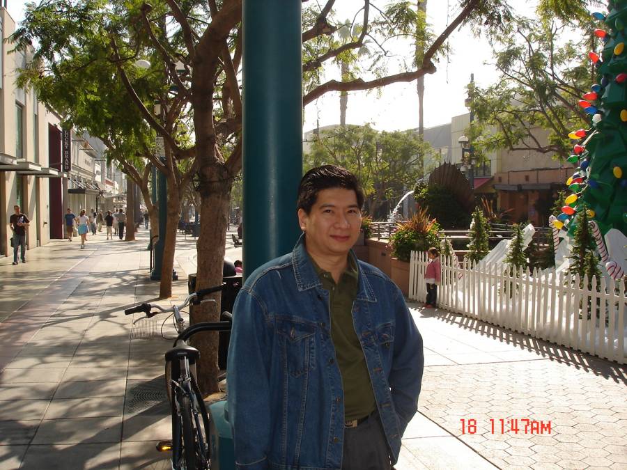 Foto di salah satu jalan di daerah Santa Monica dekat LA   (18 Nov 2006)
Foto di salah satu jalan di daerah Santa Monica dekat LA   (18 Nov 2006). Pei Wen (Rudy) yang mengambil gambar ini.
Keywords: Santa Monica, LA, Los Angeles