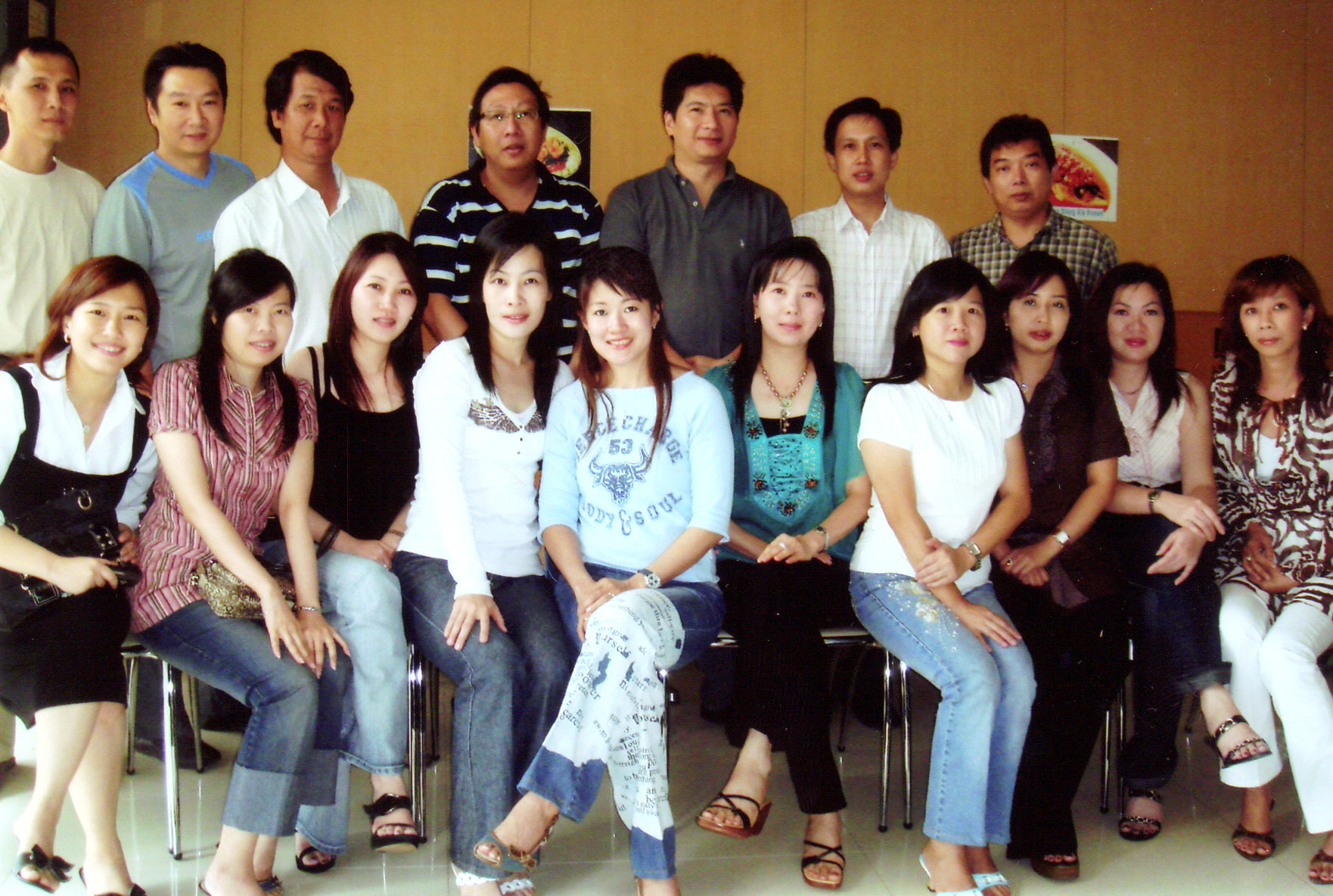 Foto bersama setelah lunch di Resto. SKY, Muara Karang, Jkt
Berdiri (L-R):Yang Nong, Sien Sin, Tung Siong, Effendi, Indra, Cun Bun, Gani
Duduk (L-R):Sin Fung, Henny, Wie Min, Hong Wie, Elly, Luncy, Giok Kheng, Su Ching, Thing Thing, Mimi
Keywords: Resto SKY, Muara Karang