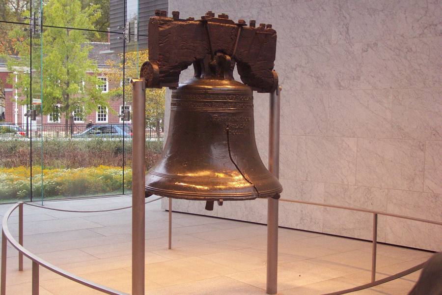 Liberty Bell, di Independence Hall Museum, Philadelphia.  28/10/2006
Keywords: Liberty Bell