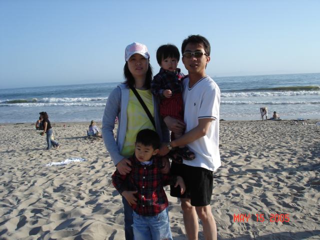 Irawan and Family (May 2005 - Los Angeles)
Irawan and Family photo. Mereka tinggal di LA
Keywords: Irawan