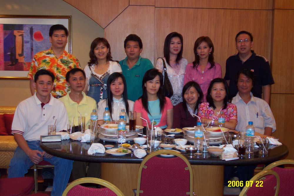 Lunch at Samudra Suki - TA
L-R (berdiri): Indra, Sin Fung, Gani, Thing2, Mimi, Effendi
L-R (duduk): AnYan, Yang Nong, Lucy, Hong Wie, Henny, Giok Kheng, Tung Siong
Keywords: Samudra Suki