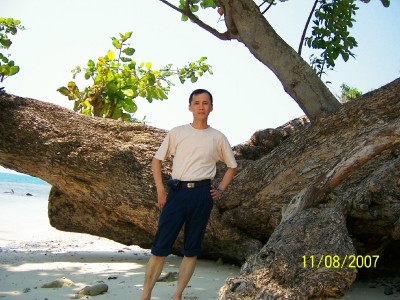 Before  big tree on Sebuku Island beach
