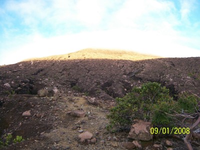 Mr_Slamet_Summit_in_the_late_afternoon.jpg