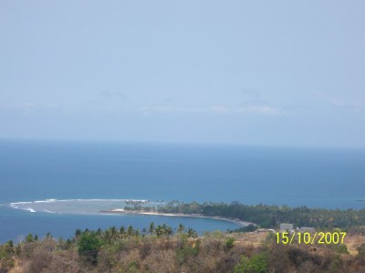 Pantai Senggigi Lombok di Zoom dari ketinggian bukit ke 2
