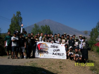 Team 'Save Our World' Pendakian Gn.Rinjani
