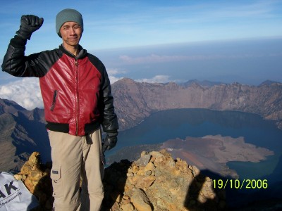 Riv on Rinjani Summit
By God grace Who strenghtened me, Finally I reached Rinjani Summit! Praise be to God.
