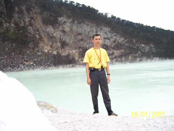 di Kawah Putih, Ciwidey
