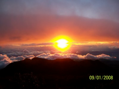 Sunset_on_Mt.Slamet.jpg