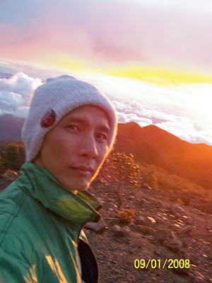 Sunset_view_on_Mt.Slamet.jpg