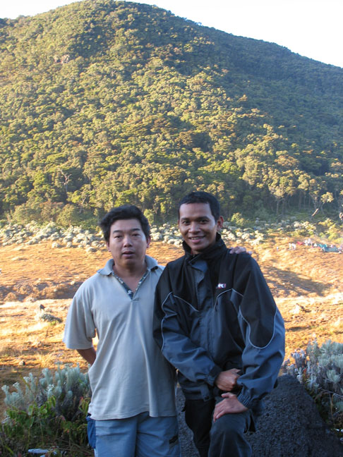 Edelweiss in Suryakencana behind Gani & Sonny.
